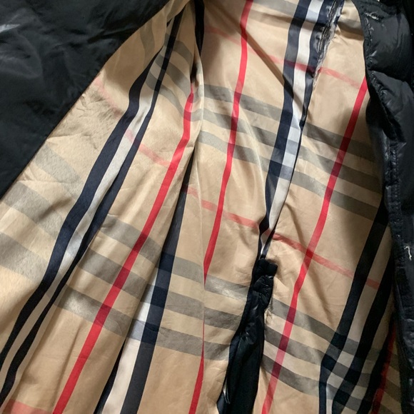 Authentic burberry jacket. - Picture 2 of 4